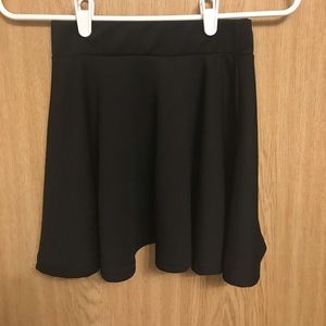 XS HY black skirt